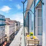 Life Is Good In Baixa