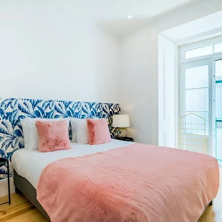 Life Is Good In Baixa Apartment *