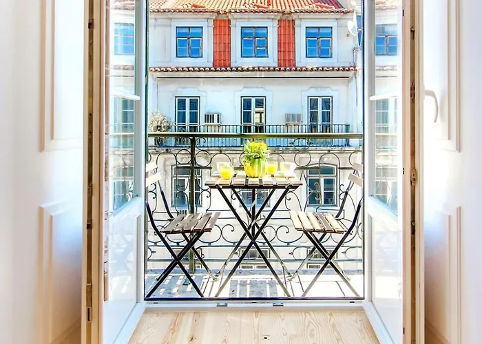 Apartment Life Is Good In Baixa *